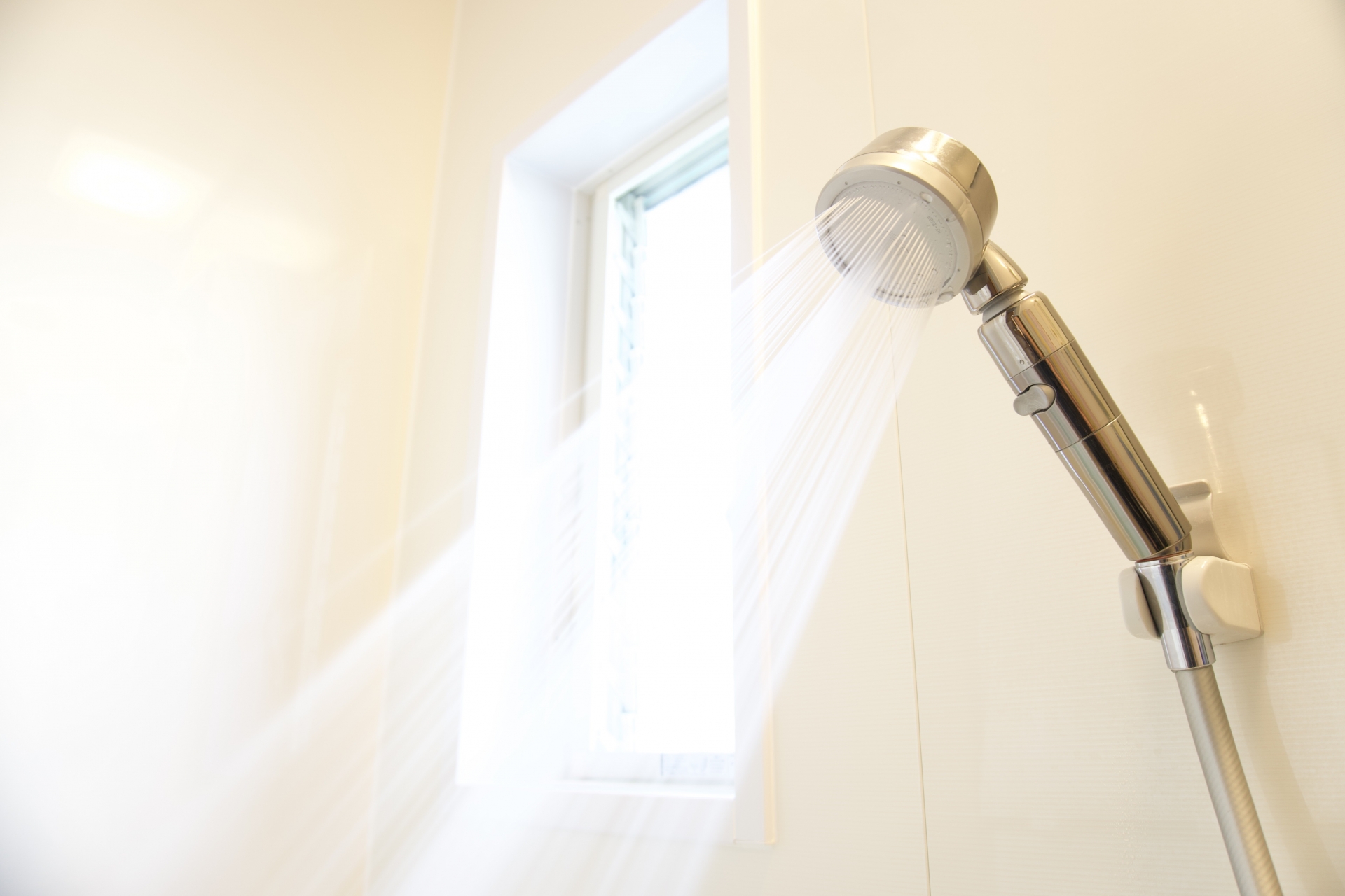 シャワーからお湯が出ない原因は？すぐにできる対処法と業者に依頼するポイント