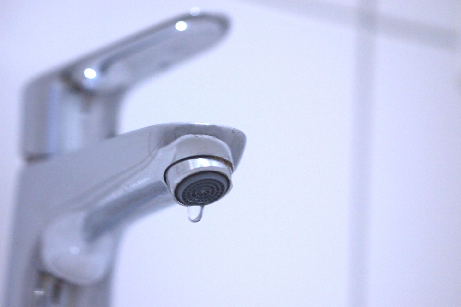 一戸建てでの漏水調査にかかる費用とは？原因別の費用相場と業者選びのポイント