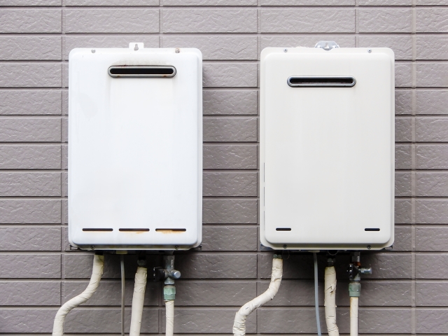 給湯器交換を自分でやるのはアリ？費用・違法性・注意点を徹底解説