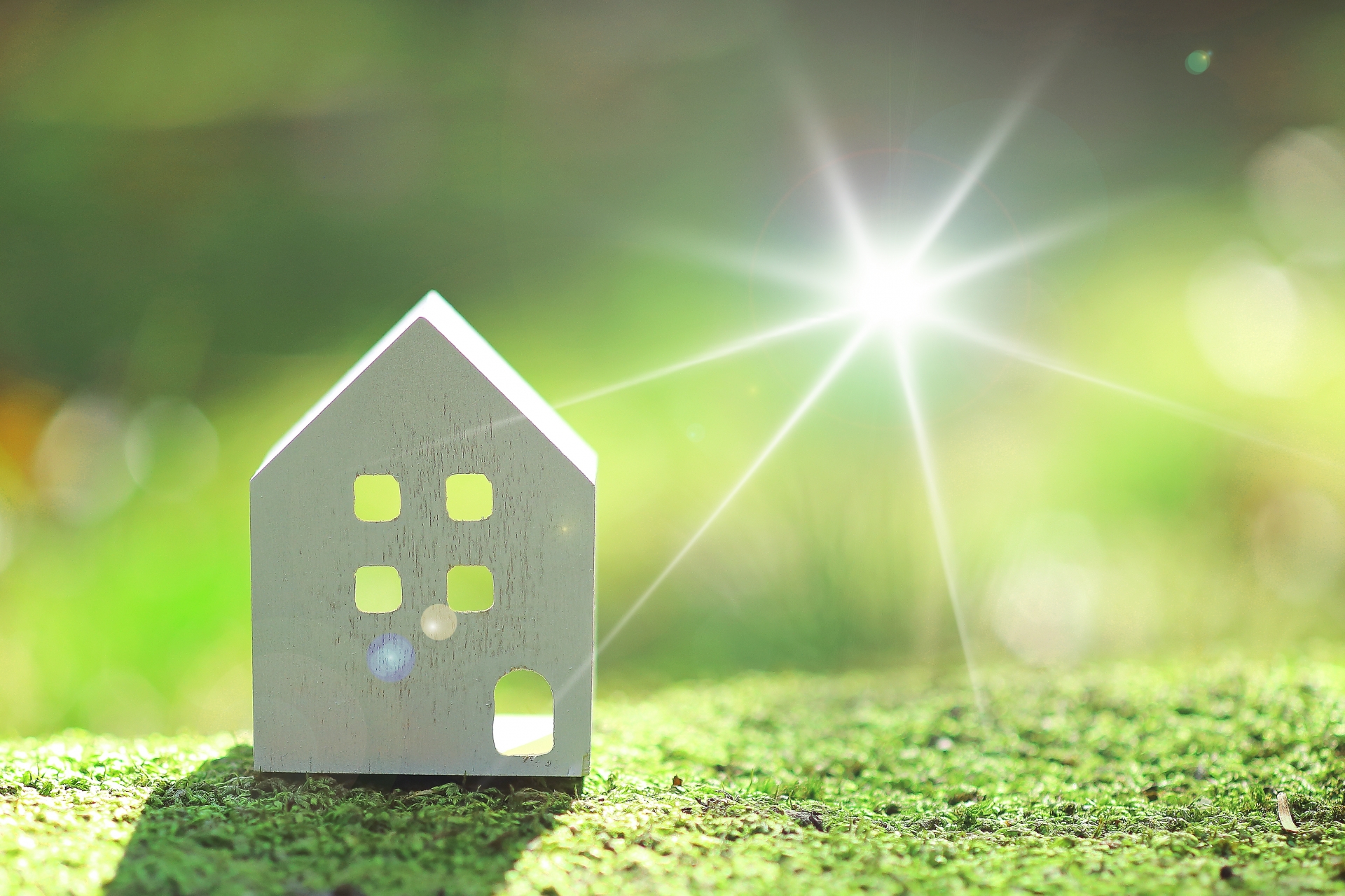 窓にアクリル板は使える？メリットデメリットについても解説