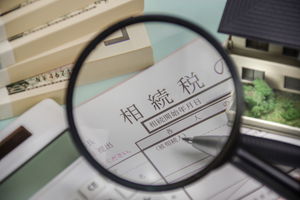 相続税の基礎控除とは？控除額の計算方法や対象となる財産を解説