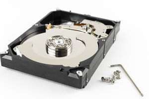 HDD（ハードディスク）の修理・データ修復の方法は？注意点や費用を解説