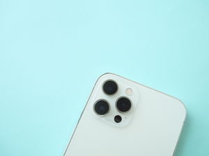 スマートフォンのカメラが起動しない｜原因と対処法を紹介
