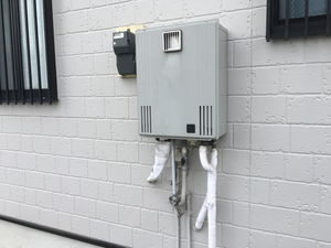 ボイラーの水漏れ修理費用はいくら?原因と応急処置、修理と交換の判断基準を解説
