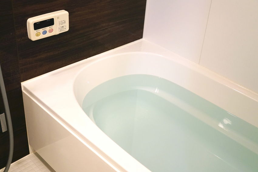 給湯器が壊れる前兆のサインとは?修理の費用相場なども解説