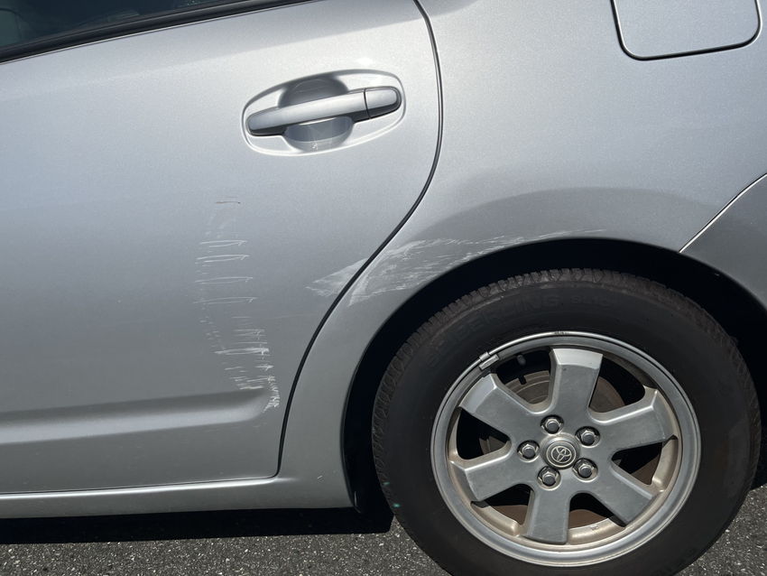 車の傷消しは自分でできる?方法や修理費用について解説