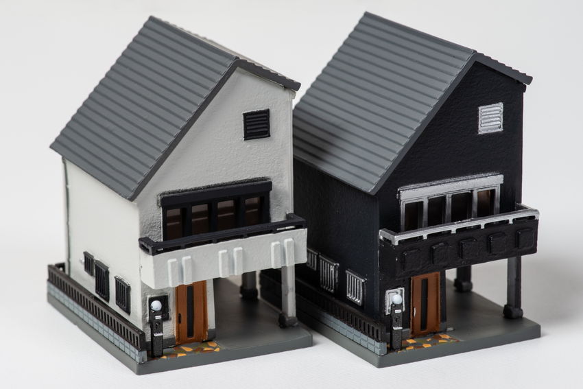コロニアル屋根の特徴とは?メンテナンスの方法や費用を紹介